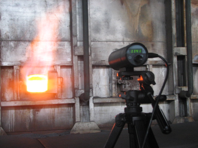 RF-4A18 真空燒結(jié)爐?比色紅外線測溫儀 